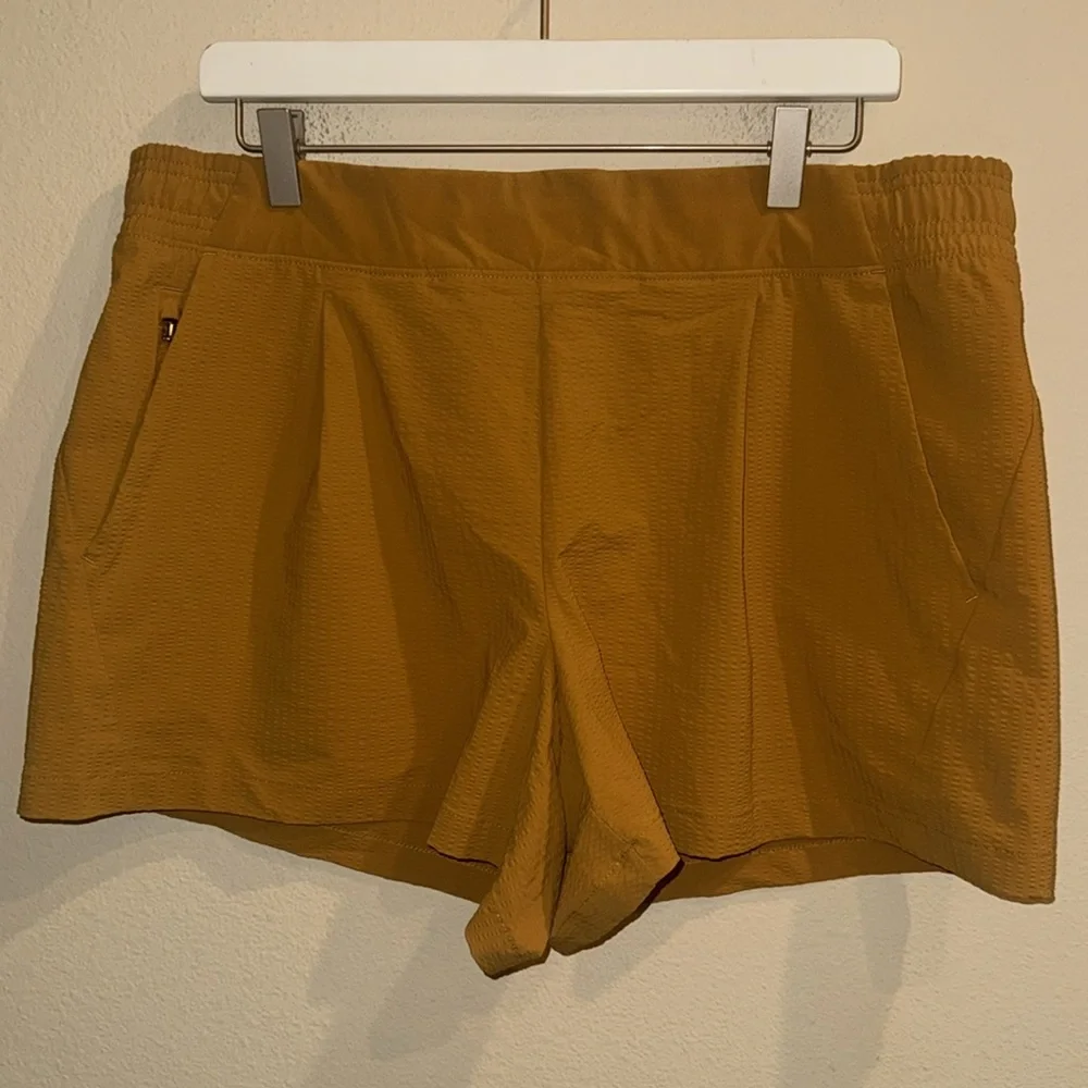 Athleta Textured Brooklyn Short Size 16 Gold Orange‎ Color